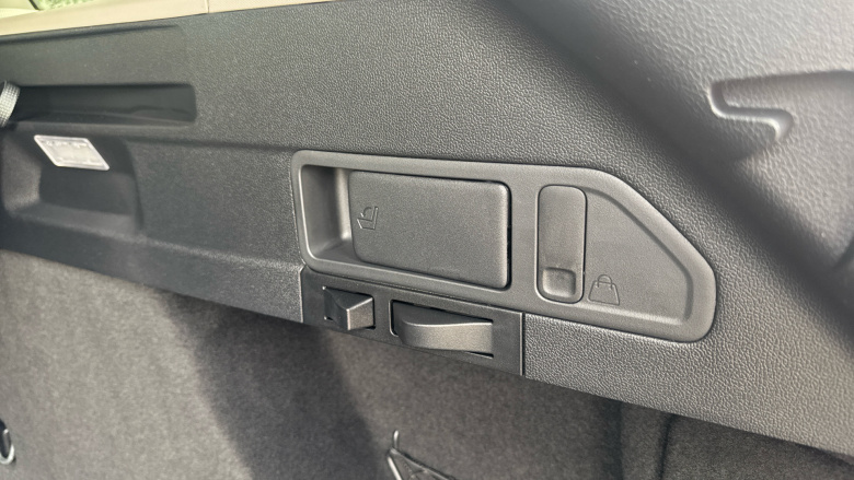 Ford Focus 1.0 EcoBoost Hybrid mHEV 155 Active X 5dr Auto Petrol Estate